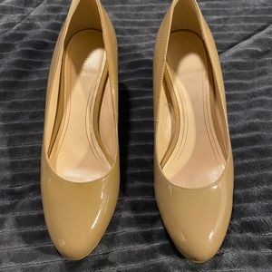 Creme leather low platform pumps.  Great condition. Ready for jeans or a suit.